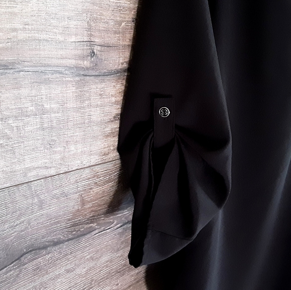 Lilac Bloom Top Size M Amelia Y Neck Tunic NWOT - Picture 8 of 12